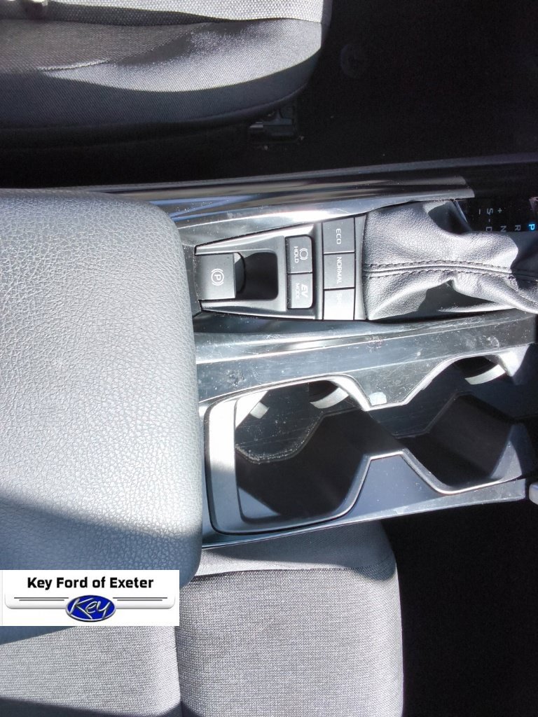 Used 2025 Toyota Camry LE FWD image 31