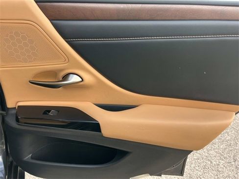 Used 2022 Lexus ES 350 w/ Premium Package image 22
