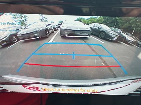 Used 2025 Toyota Corolla LE image 29