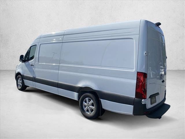 Used 2025 Mercedes-Benz Sprinter 2500 image 10