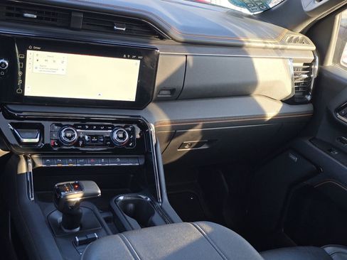 Used 2024 GMC Sierra 1500 AT4 w/ Technology Package image 7