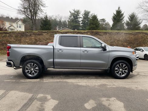 Used 2023 Chevrolet Silverado 1500 LT image 2