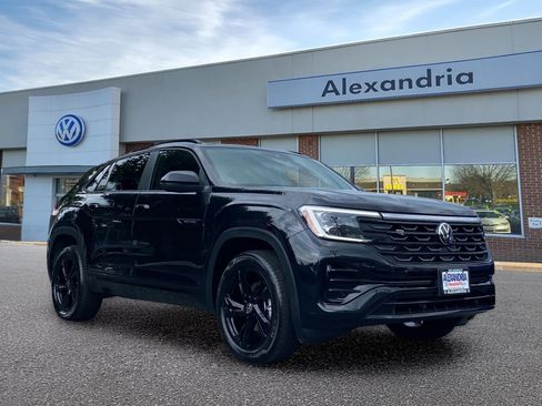 Used 2026 Volkswagen Atlas Cross Sport SEL R-Line AWD/4WD image 1