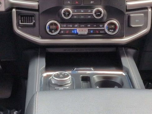 Used 2024 Ford Expedition XLT image 14