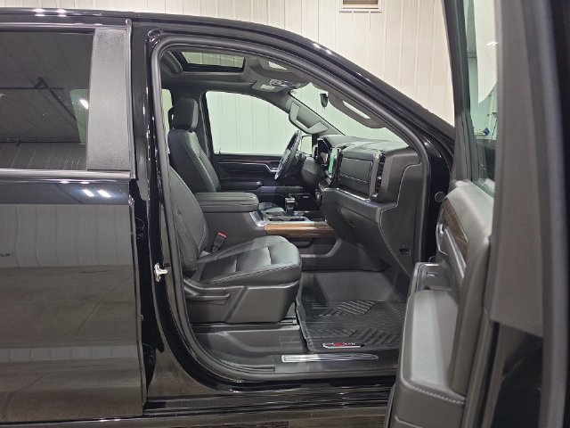 Used 2025 Chevrolet Silverado 1500 LT Trail Boss w/ LT Trail Boss Premium Package AWD/4WD image 29