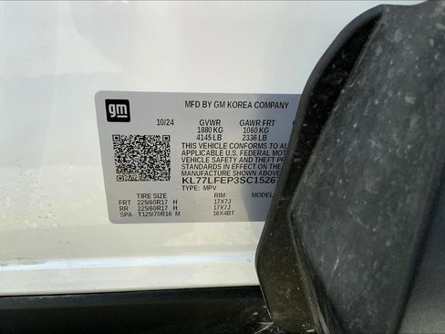 Used 2025 Chevrolet Trax LS image 30