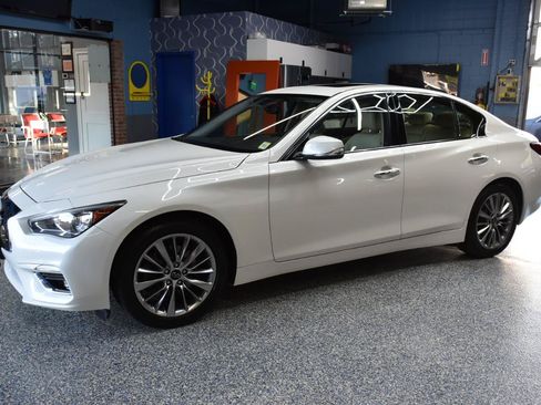 Used 2019 INFINITI Q50 Luxe w/ Essential Package (3.0T Luxe) AWD/4WD image 10