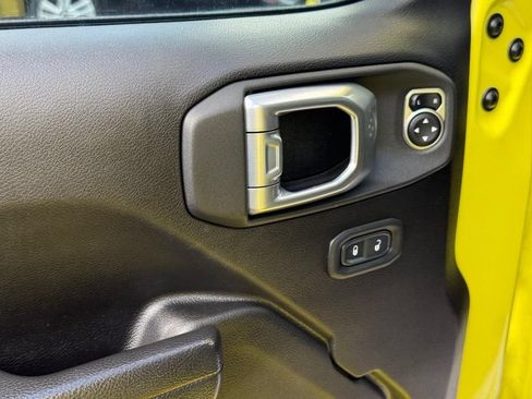 Used 2022 Jeep Wrangler Unlimited Sport AWD/4WD image 12