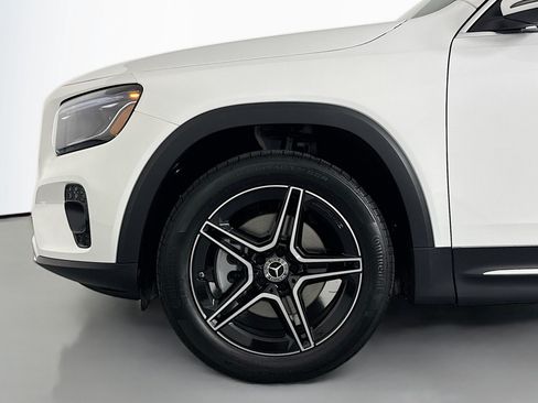 New 2026 Mercedes-Benz GLB 250 image 9
