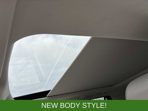 Used 2025 Ford Expedition Active image 27