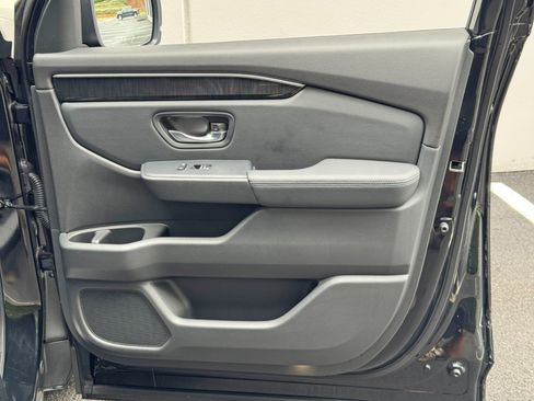 Used 2023 Honda Pilot Elite image 48
