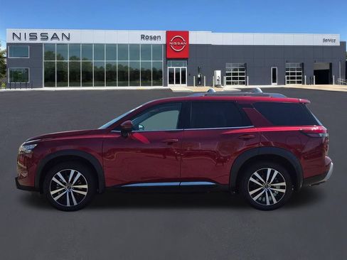 Used 2025 Nissan Pathfinder Platinum w/ Cargo Package FWD image 6
