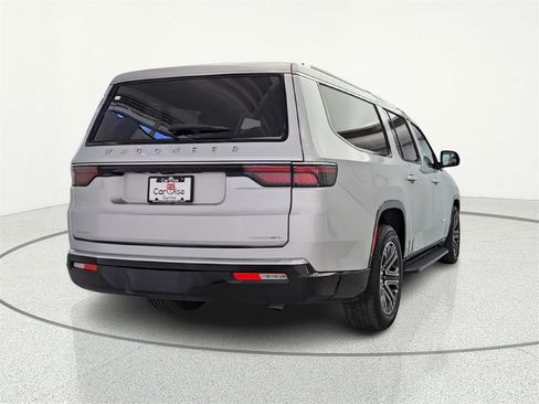 Used 2023 Jeep Wagoneer L Series II image 7