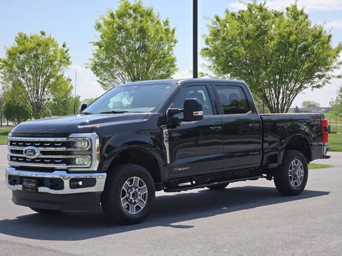 Used 2025 Ford F350 Lariat w/ Camper Package AWD/4WD image 3