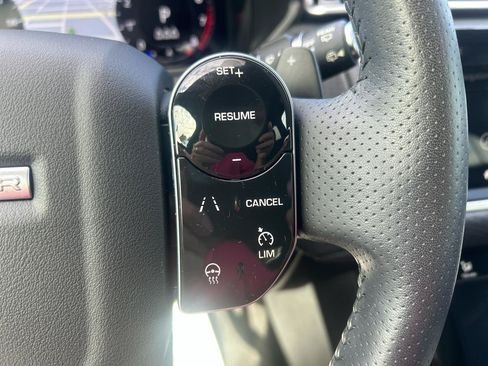 Used 2019 Land Rover Range Rover Velar S AWD/4WD image 17