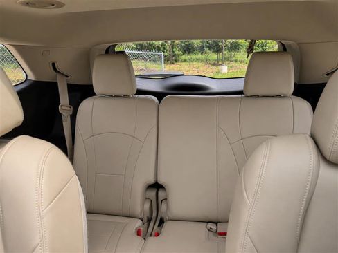 Used 2019 Buick Enclave Essence FWD image 20