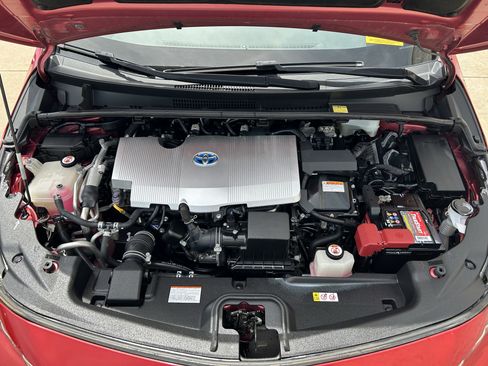 Certified 2018 Toyota Prius Prime Premium FWD image 12