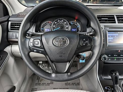 Used 2015 Toyota Camry LE FWD image 19