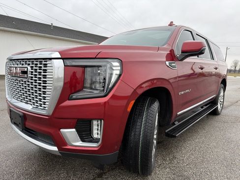 Used 2023 GMC Yukon XL Denali w/ Denali Reserve Package image 27