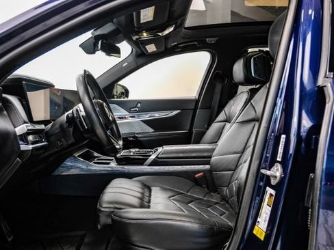 Used 2023 BMW 740i RWD image 5