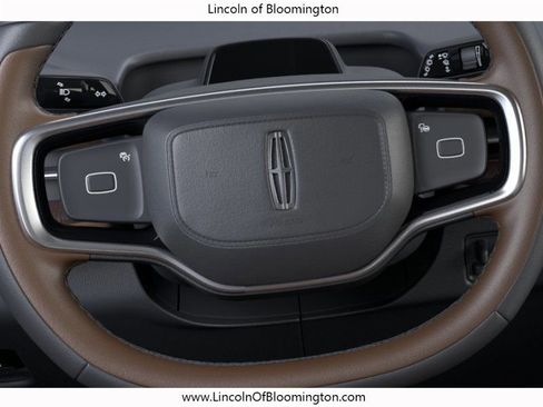 New 2026 Lincoln Navigator Reserve AWD/4WD image 12