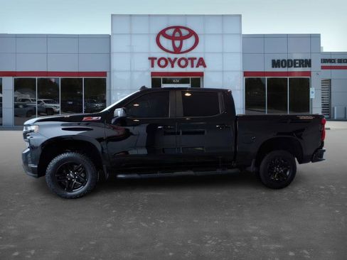 Used 2020 Chevrolet Silverado 1500 LT Trail Boss image 3