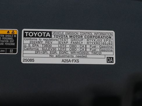 Certified 2024 Toyota Venza XLE AWD/4WD image 28
