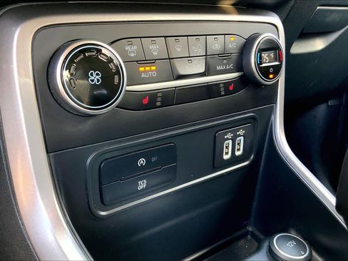 Used 2021 Ford EcoSport SE w/ SE Convenience Package image 35