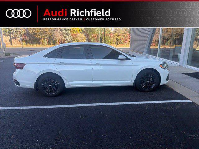 Used 2023 Volkswagen Jetta SE FWD image 7