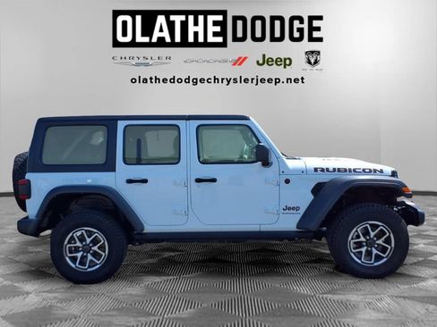 Used 2025 Jeep Wrangler Unlimited Rubicon AWD/4WD image 29