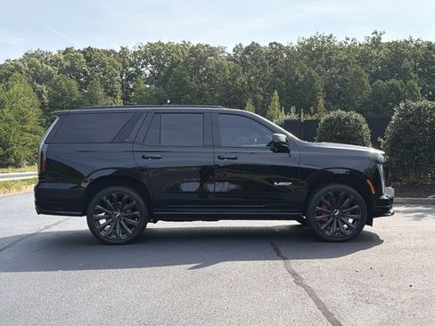 Used 2025 Cadillac Escalade V AWD/4WD image 5