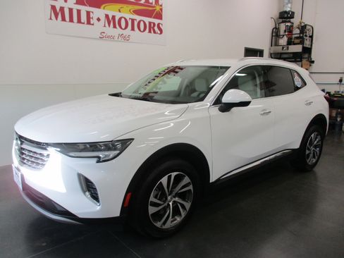 Used 2023 Buick Envision Essence image 3