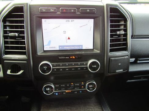 Used 2021 Ford Expedition Max Limited image 12