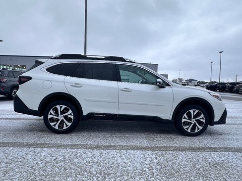 Used 2022 Subaru Outback Touring XT image 4
