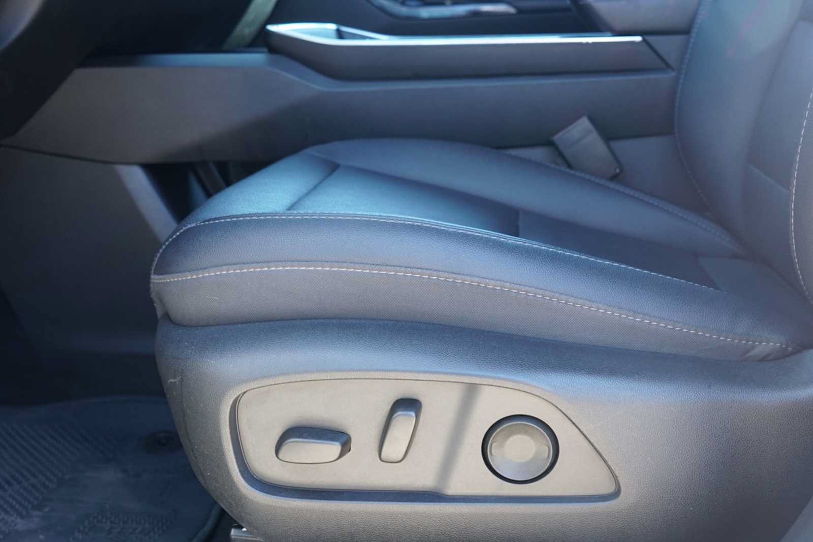 Used 2025 Chevrolet Equinox LT w/ Convenience Package II FWD image 17