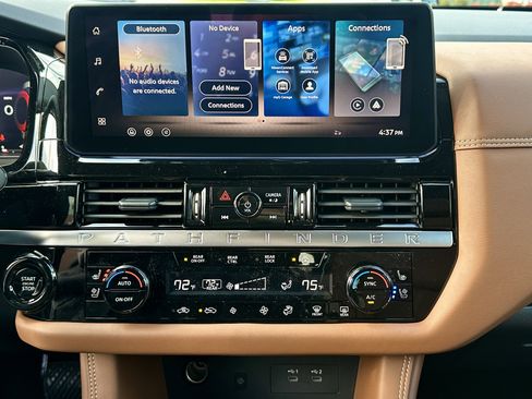 New 2026 Nissan Pathfinder Platinum image 12