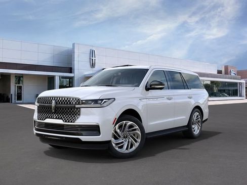 New 2027 Lincoln Navigator Premiere RWD image 2