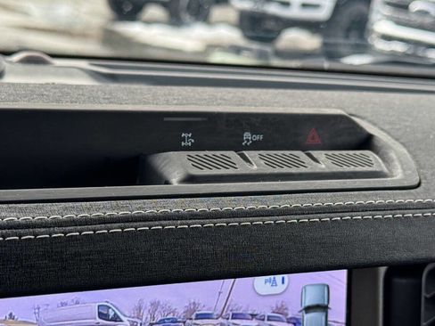 Used 2025 Ford Bronco Outer Banks image 33