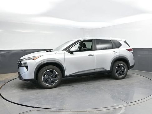 Used 2025 Nissan Rogue SV AWD/4WD image 7