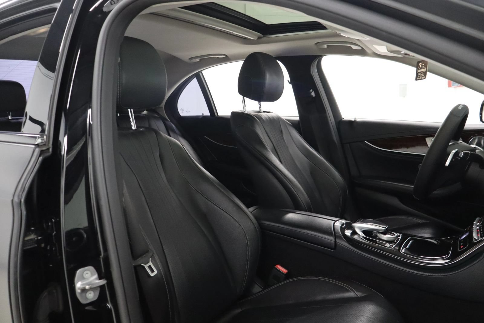 Used 2017 Mercedes-Benz E 300 4MATIC image 34
