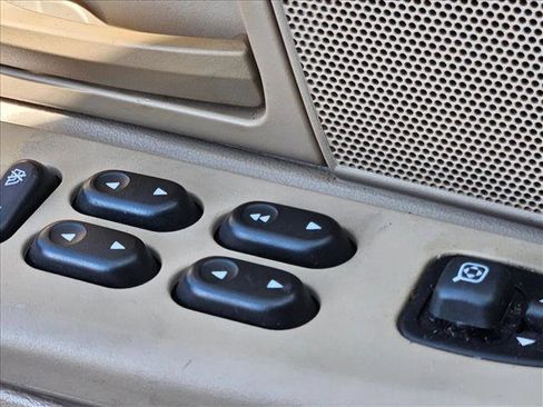 Used 2004 Mercury Grand Marquis GS image 7