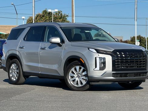 Used 2025 Hyundai Palisade SEL image 2