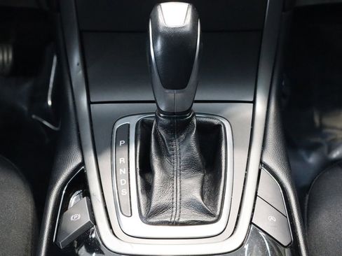 Used 2017 Ford Edge SE image 35