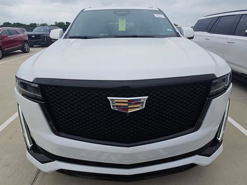Used 2023 Cadillac Escalade Sport w/ LPO, ONYX Package AWD/4WD image 4