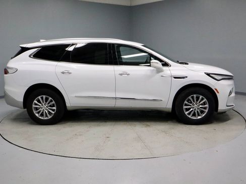 Used 2024 Buick Enclave Premium image 13