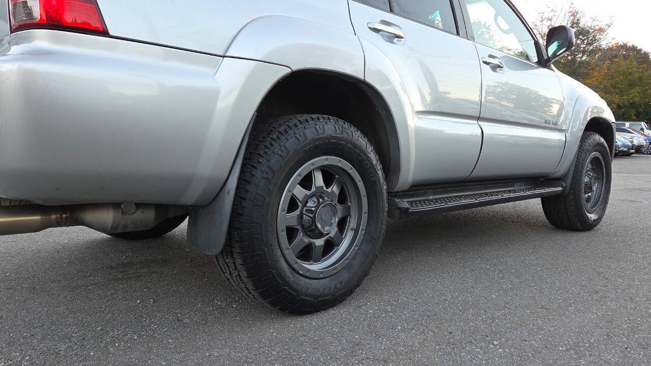 Used 2007 Toyota 4Runner SR5 AWD/4WD image 18