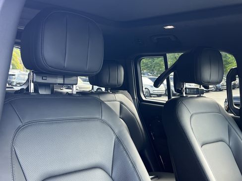 New 2025 Land Rover Defender 130 V8 AWD/4WD image 13