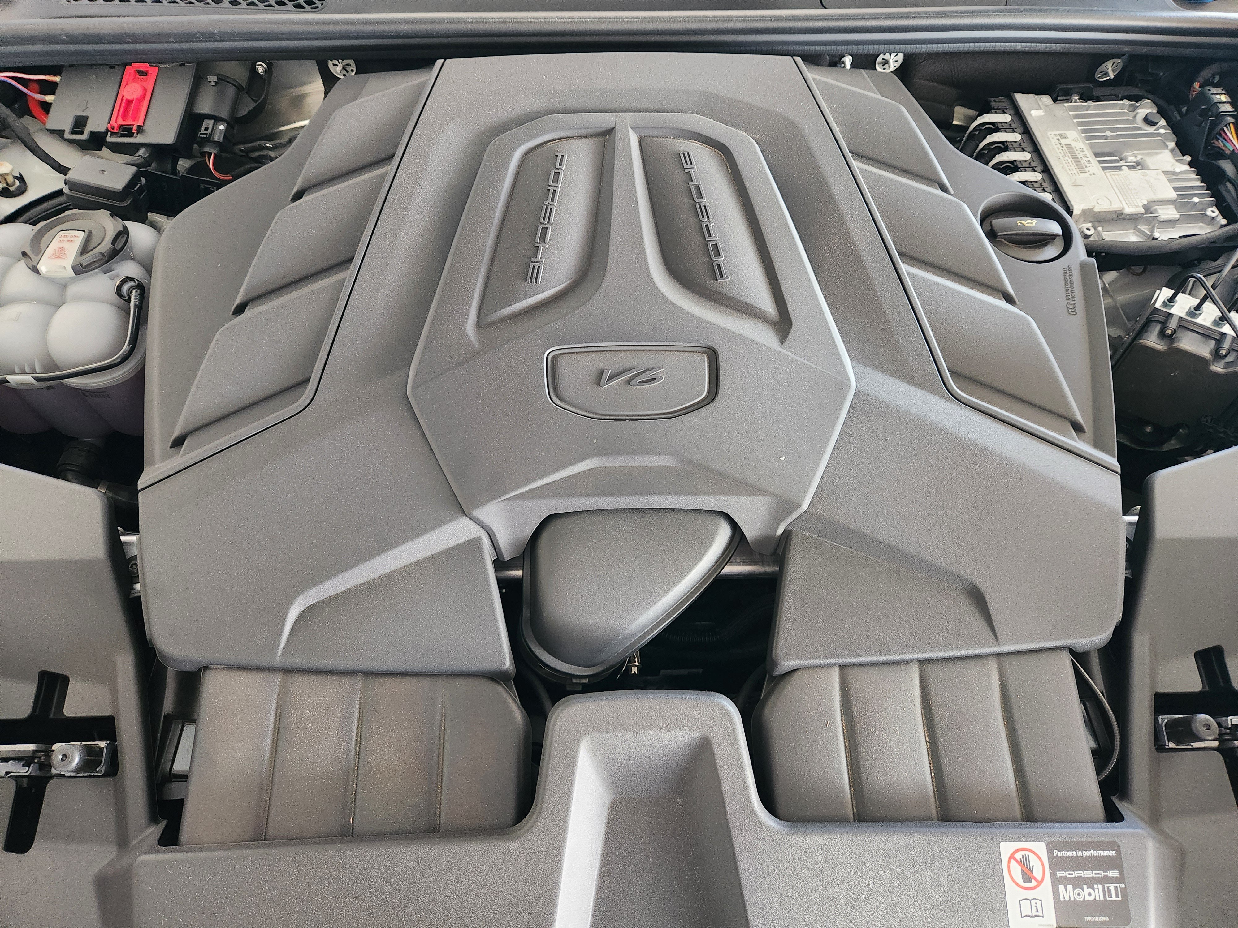Certified 2026 Porsche Cayenne AWD/4WD image 33