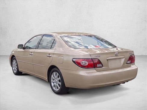 Used 2004 Lexus ES 330 w/ Premium Pkg FWD image 5