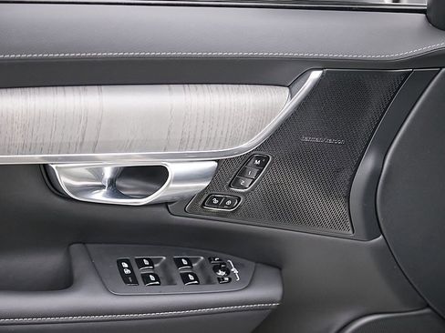 New 2026 Volvo V90 B6 Cross Country Ultra w/ Climate Package image 15